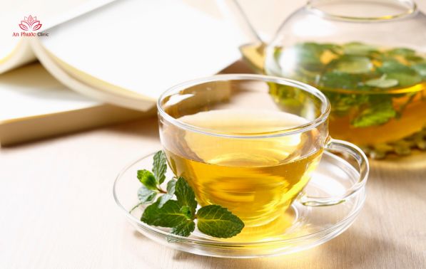 Cách cân bằng nội tiết tố tự nhiên - Uống trà xanh và bổ sung chất chống oxy hóa
