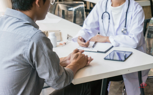 Thông báo bác sĩ về tình trạng bản thân trước khi xét nghiệm máu định kỳ