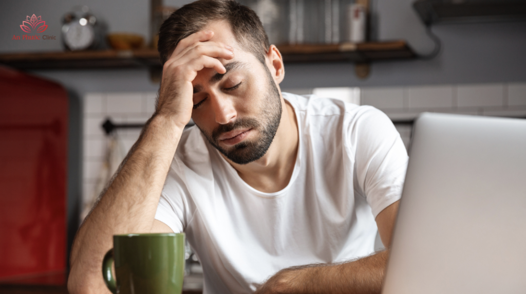 Các triệu chứng bệnh về gan thường đi kèm khi bị vàng mắt