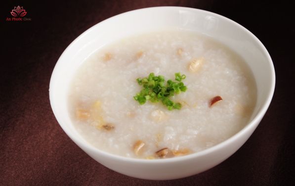 Trong 24 giờ đầu sau nội soi: Chỉ ăn lỏng – nhẹ – dễ tiêu