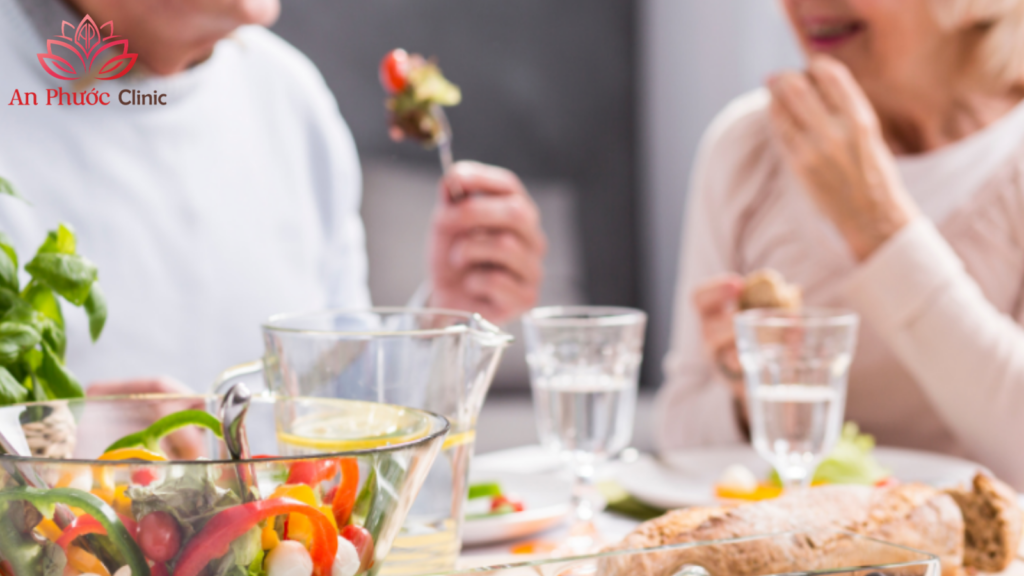 Ăn uống theo chế độ và theo chỉ định của bác sĩ